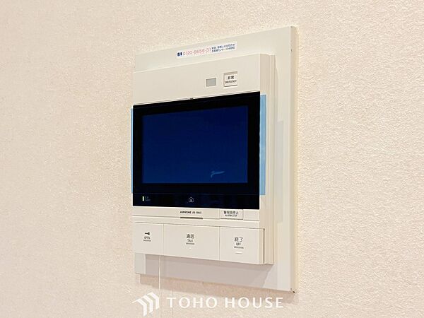 誰が来てもわかる様にモニター付きインターホンを設置。快適と安らぎを合わせた優しい設計。