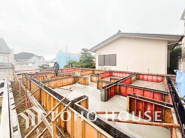 表現された空間は豊かな光と風を纏い、暮らしの時間を豊かにしてくれます。