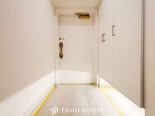 居住者の帰り、訪れる方を優しく迎えてくれる玄関です。