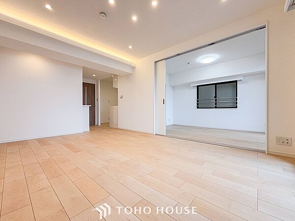 落ち着いた雰囲気に包まれた伸びやかな空間で、ゆったりと家族団らんの時間を過ごせます。