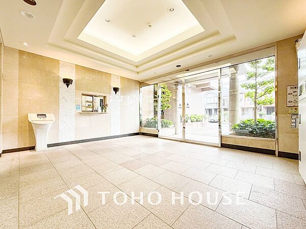 住む人や訪れる人を室内へとやさしくエスコートします。