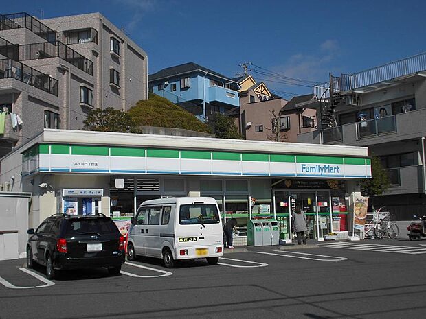 24時間営業ですので急なお買い物に便利ですね。