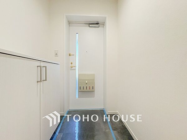 居住者の帰り、訪れる方を優しく迎えてくれる玄関です。