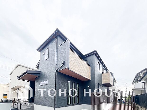 閑静な住宅街の一角、ひと時のくつろぎが生まれ、ゆっくりと愛着が育まれていきます。