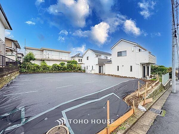 閑静な住宅街の陽当りに恵まれた土地で寛ぎに満ちた生活を。