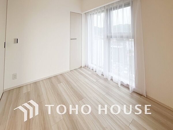 一日の疲れをいやしてくれる主寝室。自分時間を快適に過ごすプライベートルーム。