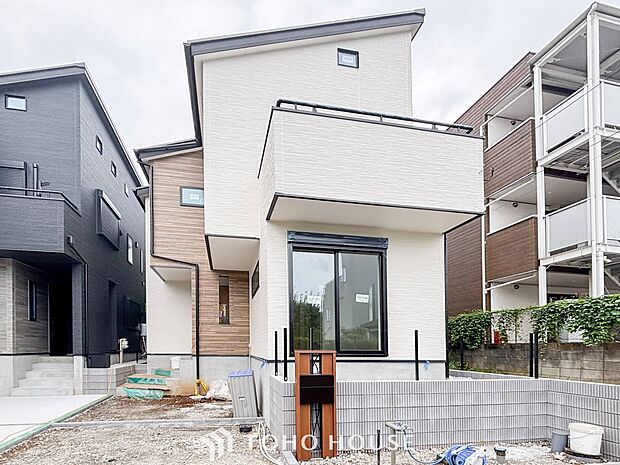 閑静な住宅街の一角、ひと時のくつろぎが生まれ、ゆっくりと愛着が育まれていきます。