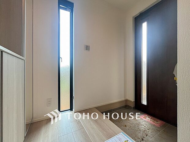 居住者の帰り、訪れる方を優しく迎えてくれる玄関です。
