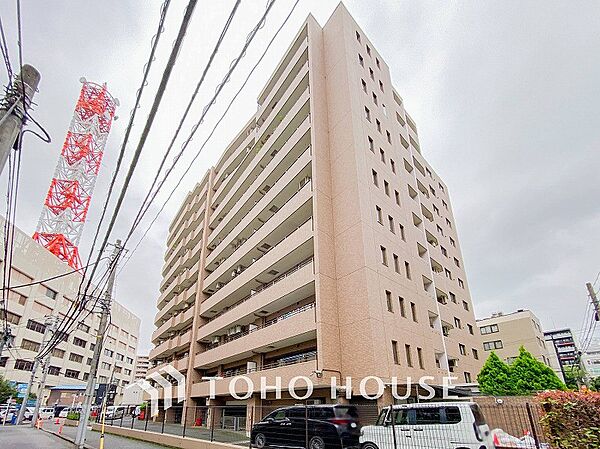 前面道路含む現地写真『快適』は「家」と「街」と「環境」が調和した時に訪れるだと改めて感じさせてくれます。