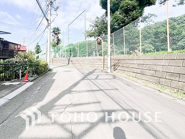 落ち着きのある閑静な住宅街。きっとここからご家族のかけがえのない想い出が作られることでしょう。