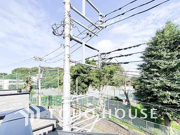 開放的で気持ちの良い眺望と青い空を満喫できます。