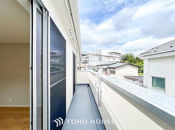 お部屋にも爽やかな風と暖かく柔らかな日差しが差し込み、毎日の暮らしを豊かに彩ります。
