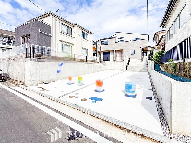 カースペースもゆとりある空間を保っています。