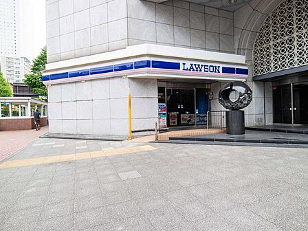 24時間営業ですので、急な買い物に便利です。