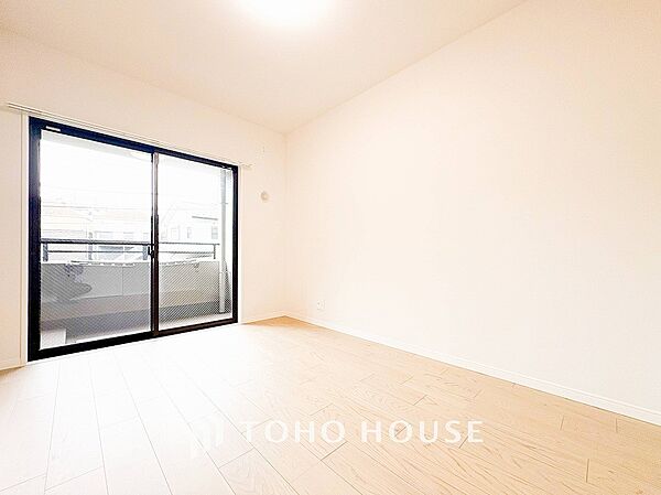 一日の疲れをいやしてくれる主寝室。自分時間を快適に過ごすプライベートルーム。