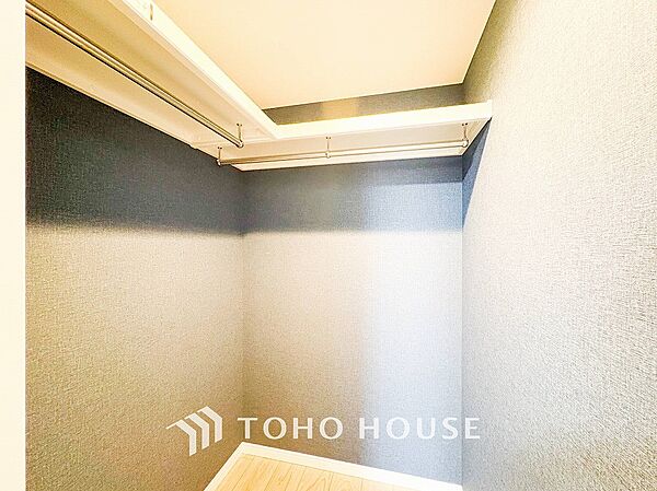 衣類だけでなく大きな荷物も収納でき、お部屋がすっきりします。