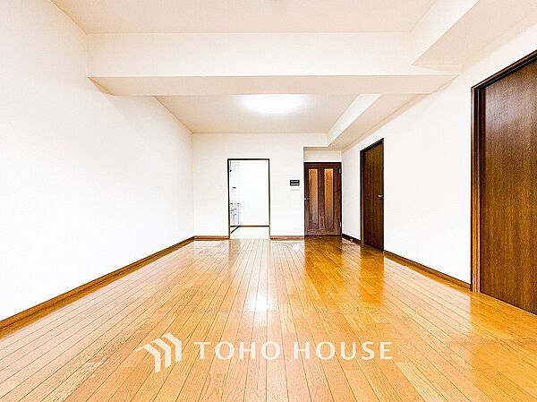 落ち着いた雰囲気に包まれた伸びやかな空間で、ゆったりと家族団らんの時間を過ごせます。