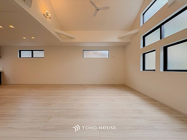 ご家族やお客様との時間など、多くの時を刻む空間。何気なく過ぎる時でさえも上質なひと時に。