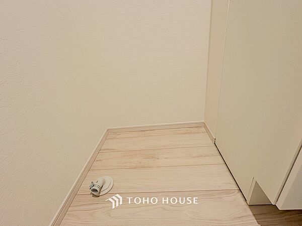 洗濯機を配置しても十分なスペースを確保しております。