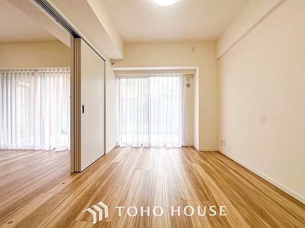 家族一人ひとりの大切なプライベート空間。感性で個性的に飾って頂けるようシンプルに仕上げてあります。