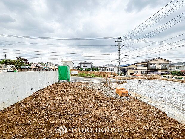 風を感じ青い空から太陽の恵みを感じる温もり溢れる佇まい。