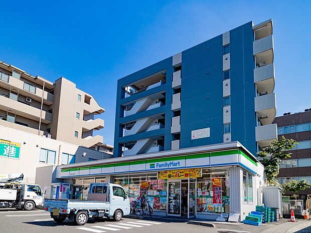 24時間営業ですので急なお買い物に便利ですね。