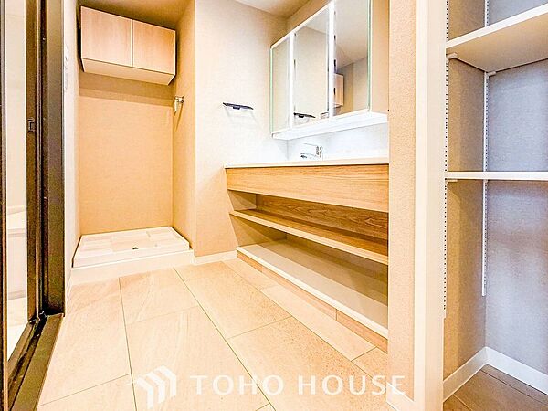 ご家族の1日が始まり、1日の終わりを締めくくる洗面空間。