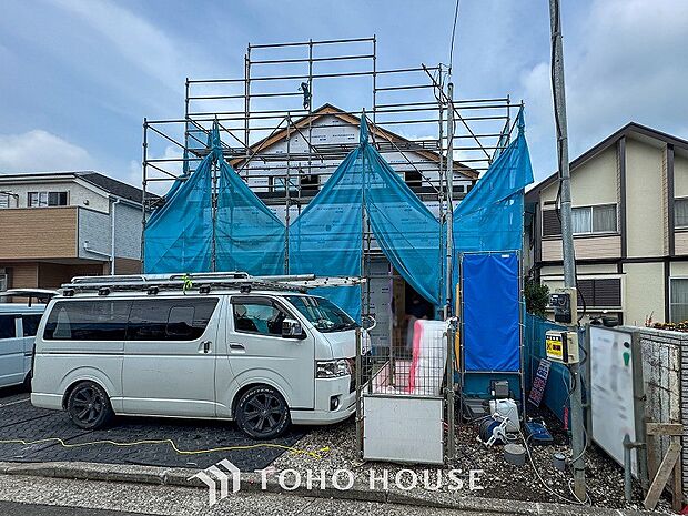 爽やかな青空の下に贅沢なほどに降り注ぐ陽光、豊かな居住性と、クオリティが見事に調和した住空間。
