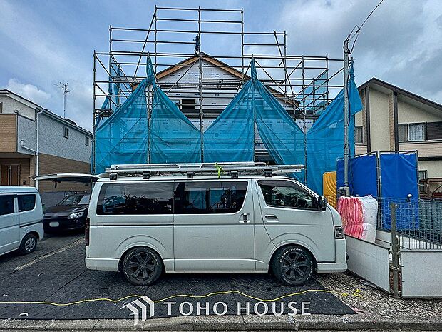 閑静な住宅街の一角、ひと時のくつろぎが生まれ、ゆっくりと愛着が育まれていきます。