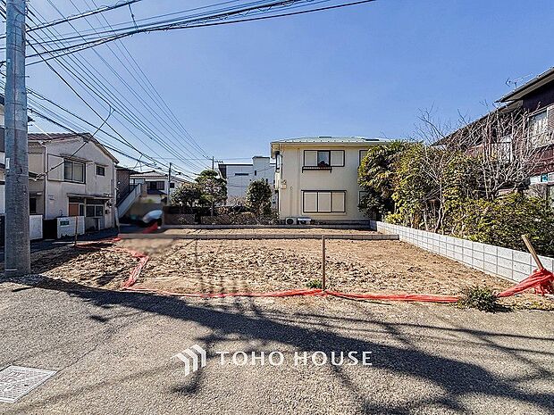 閑静な住宅街の陽当りに恵まれた土地で寛ぎに満ちた生活を。