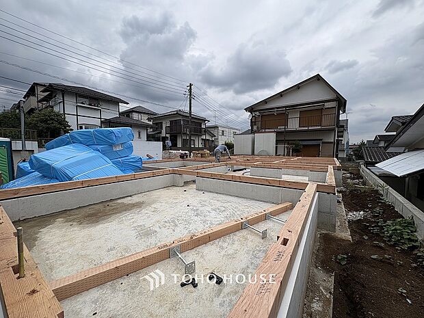時代の流れに惑わされないシックなカラートーンで街並みに溶け込む外観。