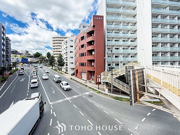 京急本線「神奈川」駅まで徒歩2分です。