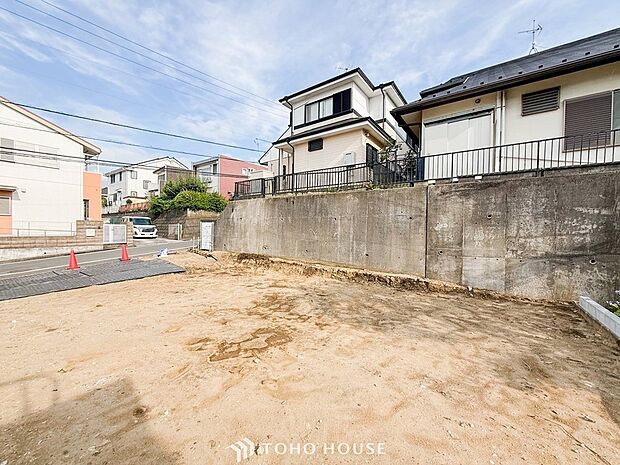風を感じ青い空から太陽の恵みを感じる温もり溢れる佇まい。