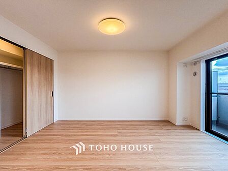 1日の疲れを癒し、心地よく寛げるようゆったりとした広さを確保しています。