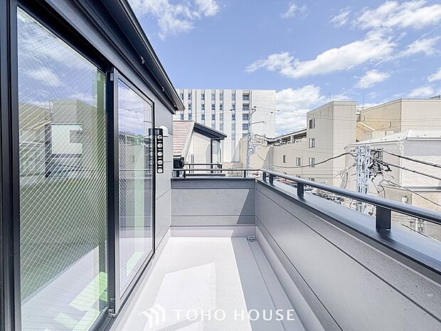 お部屋にも爽やかな風と暖かく柔らかな日差しが差し込み、毎日の暮らしを豊かに彩ります。