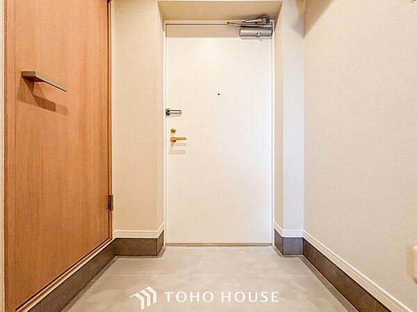 居住者の帰り、訪れる方を優しく迎えてくれる玄関です。