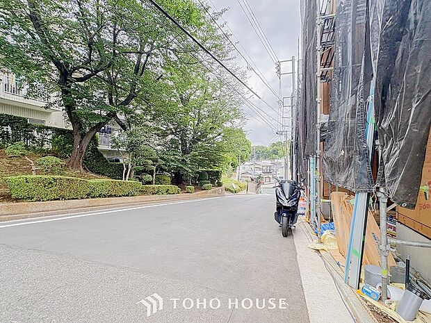 忙しく過ぎゆく日常を置き去るほど、ゆったりした時間が流れる住環境。