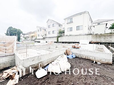 外観:閑静な住宅街の一角、ひと時のくつろぎが生まれ、ゆっくりと愛着が育まれていきます。 外観:閑静な住宅街の一角、ひと時のくつろぎが生まれ、ゆっくりと愛着が育まれていきます。