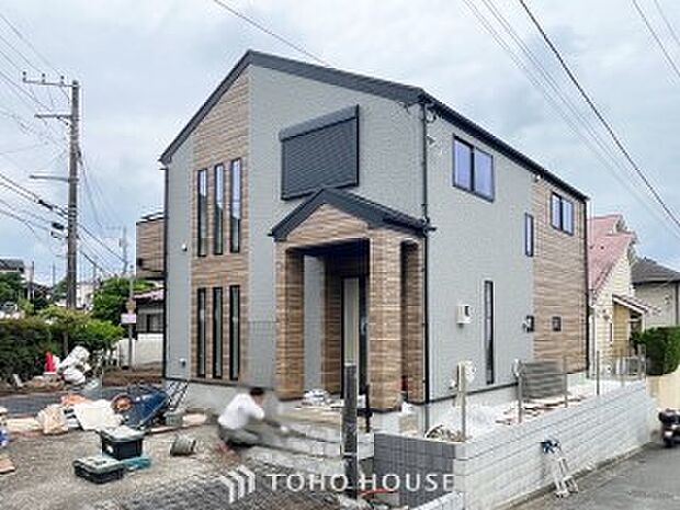 表現された空間は豊かな光と風を纏い、暮らしの時間を豊かにしてくれます。
