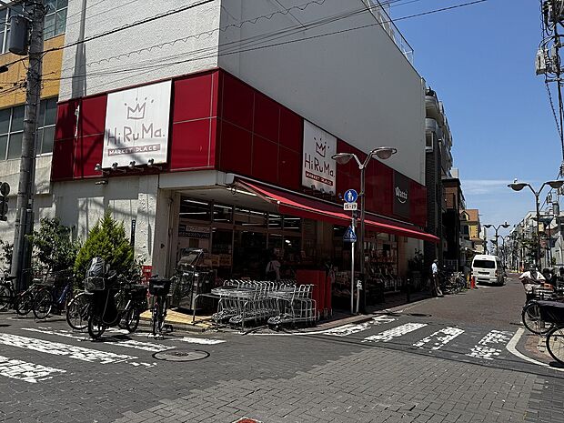 小田銀座商店街で地元民に愛される地域密着型のスーパー。