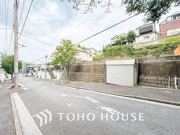 落ち着きのある閑静な住宅街。きっとここからご家族のかけがえのない想い出が作られることでしょう。