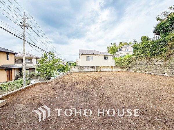 閑静な住宅地で小さなお子様がいるご家族にも安心な住環境が魅力です。