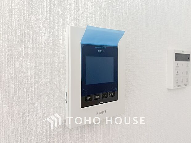 誰が来てもわかる様にモニター付きインターホンを設置。快適と安らぎを合わせた優しい設計。