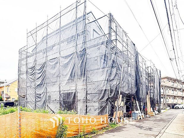 風を感じ解放感あふれる光に満ちた住まい。