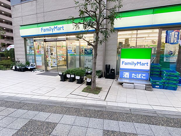 24時間営業ですので、急な買い物に便利です。