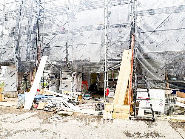 風を感じ解放感あふれる光に満ちた住まい。