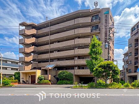 風を感じ青い空から太陽の恵みを感じる温もり溢れる佇まい。