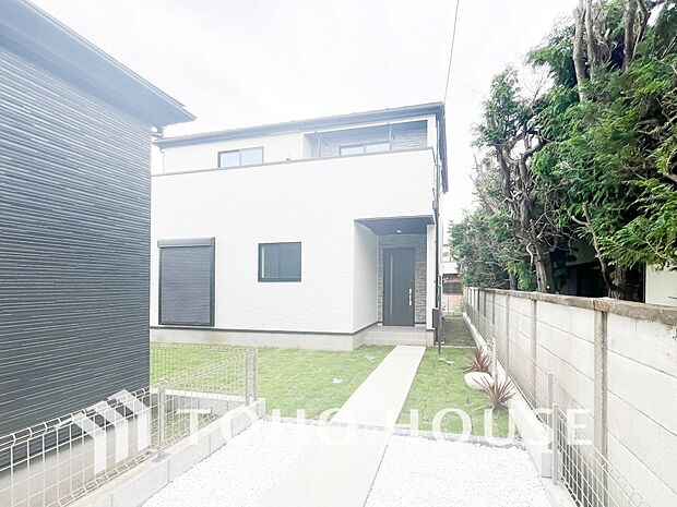 閑静な住宅街の一角、ひと時のくつろぎが生まれ、ゆっくりと愛着が育まれていきます。