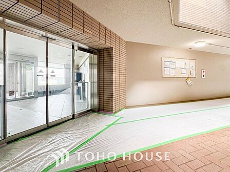 訪れるゲストや住む人を優しく迎え入れてくれる明るい空間です。