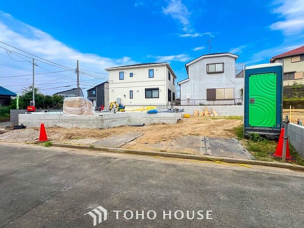 閑静な住宅街の一角、ひと時のくつろぎが生まれ、ゆっくりと愛着が育まれていきます。